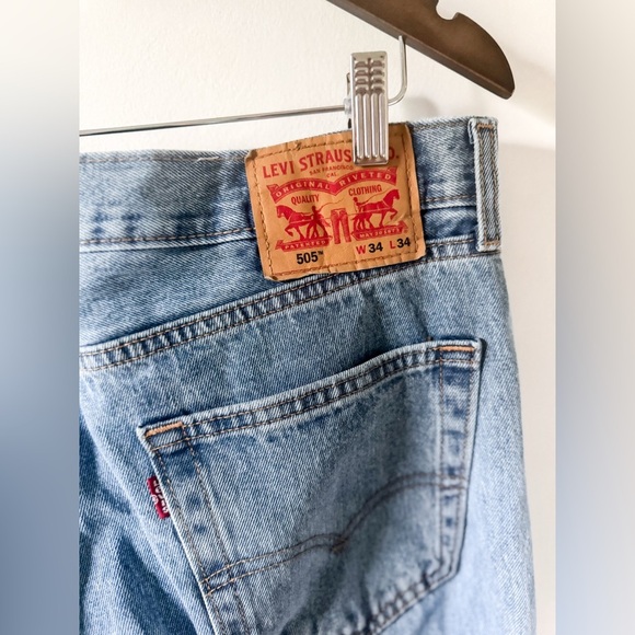 Men’s Levis 505 Regular Fit Jeans - Picture 5 of 8